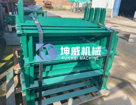 遼寧皮帶輸送機托輥支架發貨